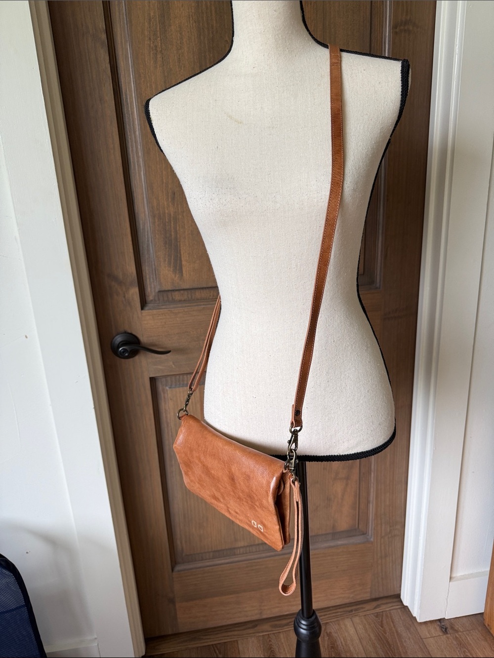 Bed Stu Cognac Leather Crossbody Bag - Picture 2 of 8